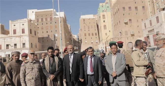 محافظ حضرموت يدشن المشروع الطارئ لترميم مباني مدينة شبام التاريخية