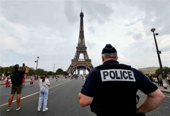 القاصرون يطوّعون عنفهم لسرقة الساعات الفاخرة في باريس