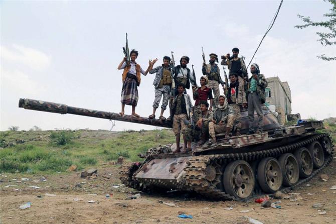 الحوثيون يفتحون طرقا فرعية لا تحقق رفع الحصار عن تعز