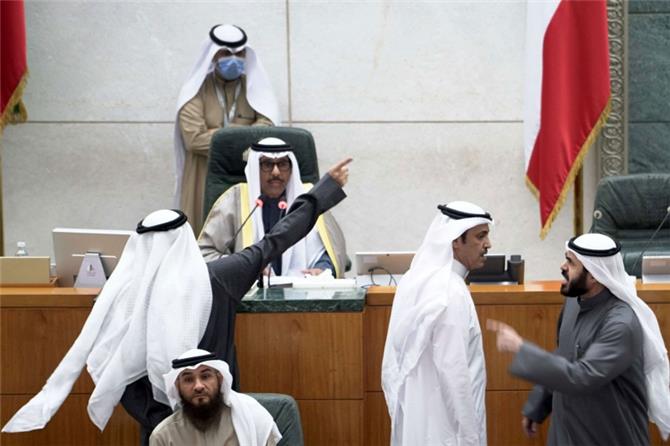 الكويت أمام تحدي منع استنساخ تجربة البرلمان وتعطيله عمل الحكومة