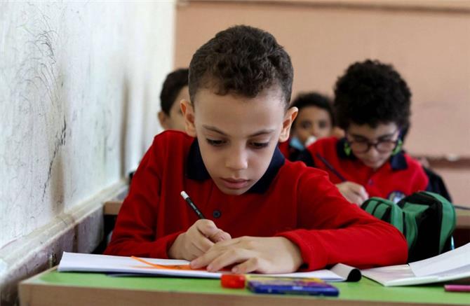 زيادة العنف في المدارس تعكس سقوط التربية من حسابات العديد من الأسر المصرية