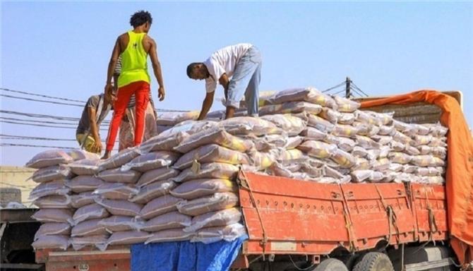 الحوثيون يسعون لشل الحركة التجارية في مناطق السلطة الشرعية