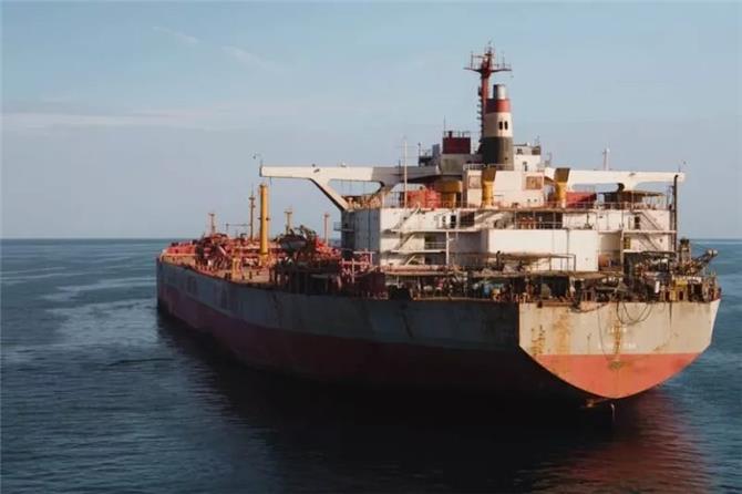 الأمم المتحدة: سفينة اليمن تصل إلى قرب صافر لبدء سحب النفط