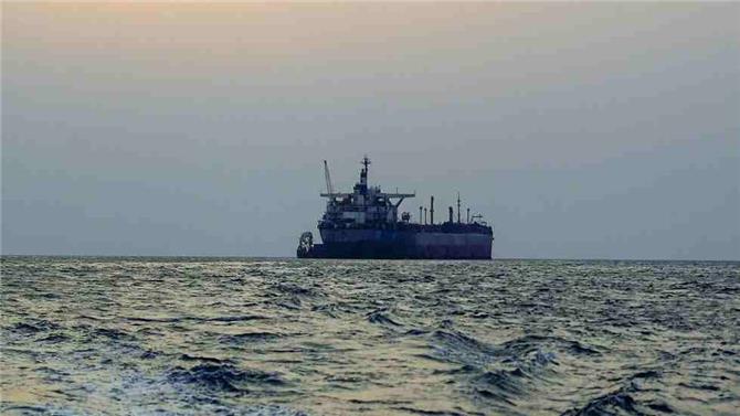 إيران تنفي ضلوعها في هجمات الحوثيين ضد السفن التجارية