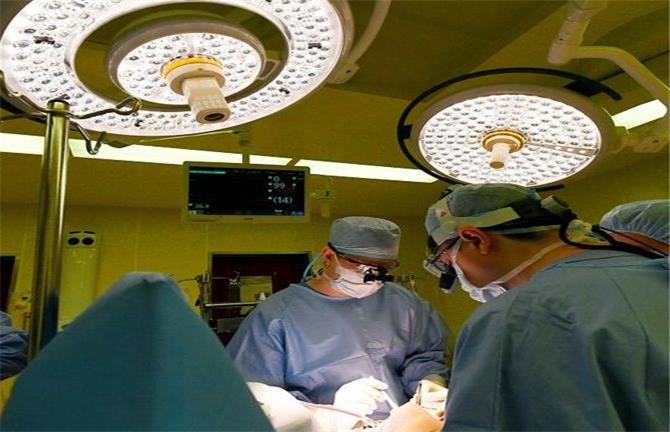 الأطباء الروس ينقذون حياة شابة مصابة بمرض وراثي نادر