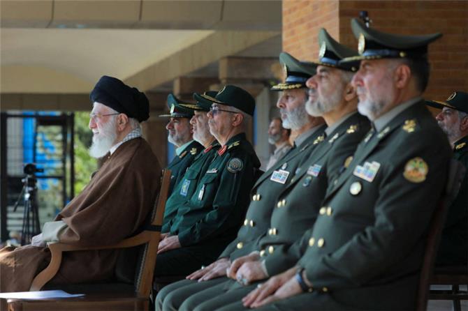 التعامل مع الأمن السيبراني والمراقبة: إستراتيجية إيران المزدوجة للأمن القومي