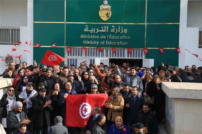 نقابة التعليم الأساسي في تونس تصعّد ضدّ وزارة التربية بملف الشواغر