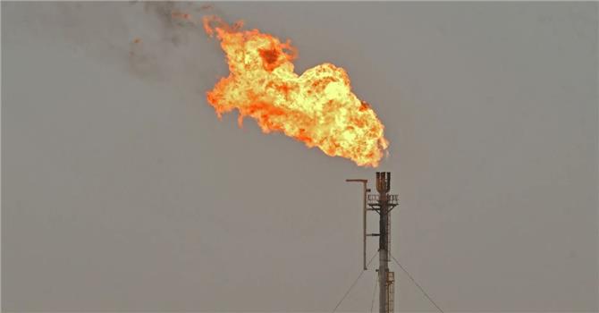 العراق.. شركات توقّع اتفاقيات لالتقاط الغاز من حقول النفط