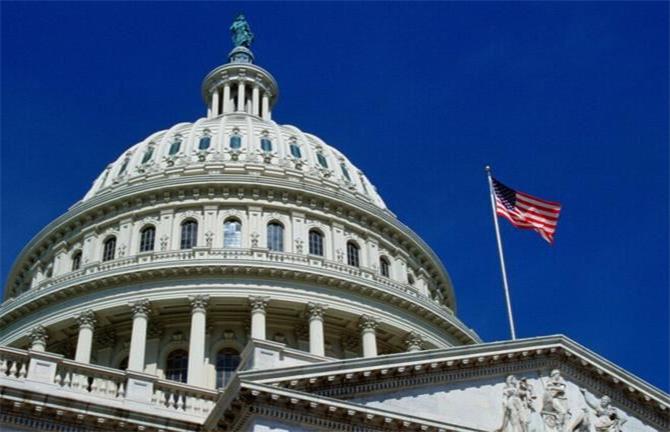 مجلس النواب الأميركي يعتمد مشروع قانون حول تقديم مساعدات إضافية لأوكرانيا