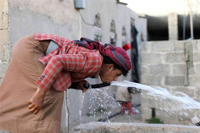 معضلة المياه تضيق الخناق أكثر على اليمنيين مع اقتراب الصيف