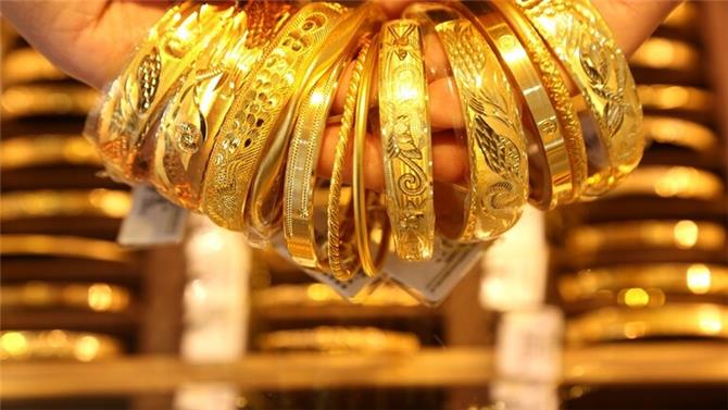 أسعار الذهب ستسجل مستويات تاريخية في 2024 وخبير روسي يكشف الأسباب