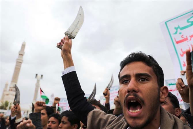 هل تتشارك الشرعية والحوثيون الارتياح لحالة اللاّحرب واللاّسلم في اليمن