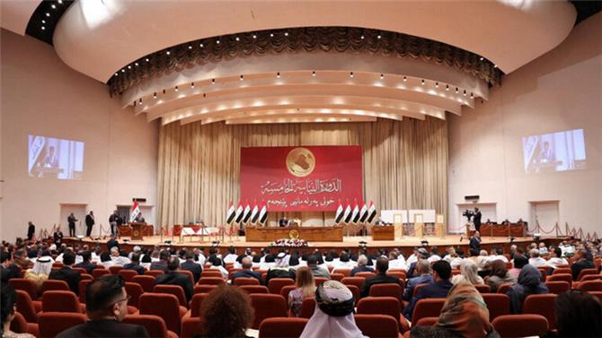 العراق.. اشتباك بالأيدي بين عدد من النواب قبل بدء استئناف جلسة البرلمان لانتخاب رئيس جديد